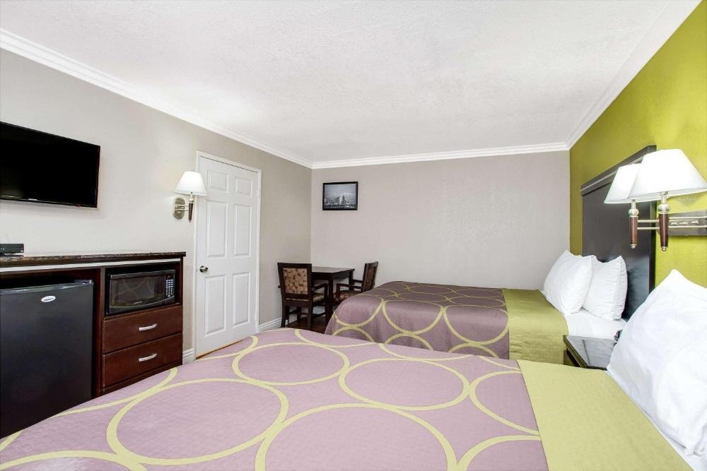 Super 8 By Wyndham Inglewood/LAX